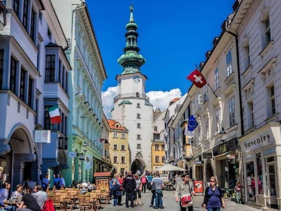 Diamond Residence In Old Town With Free Parking Pressburg Exterior foto