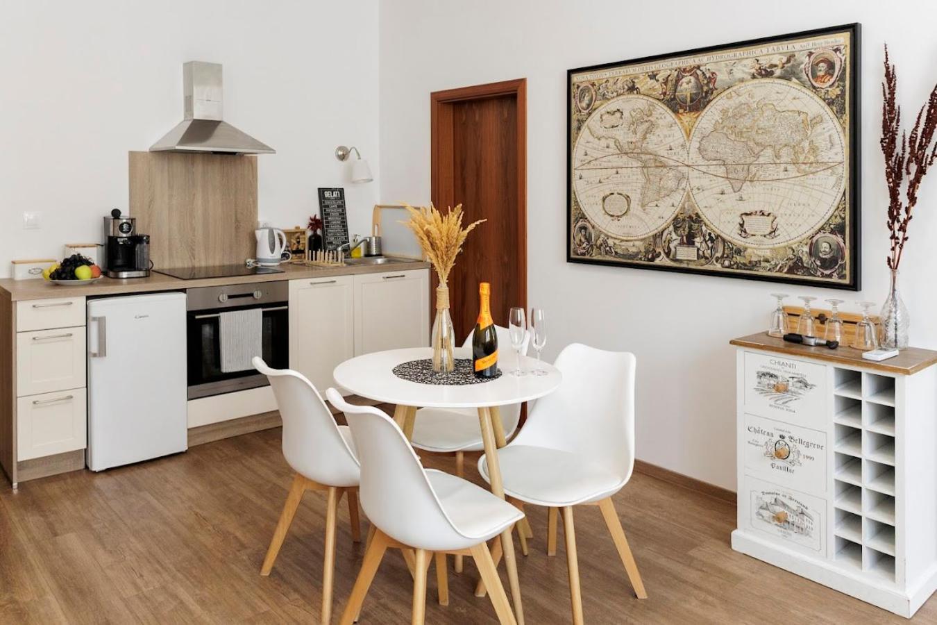 Diamond Residence In Old Town With Free Parking Pressburg Exterior foto