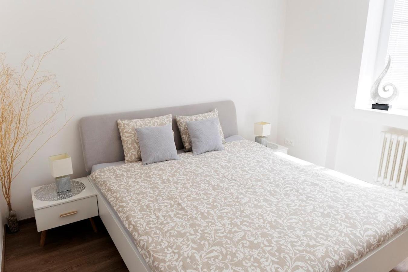 Diamond Residence In Old Town With Free Parking Pressburg Exterior foto